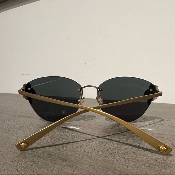 Versace Black and Gold Women's Sunglasses (BRAND NEW) - Picture 4 of 5
